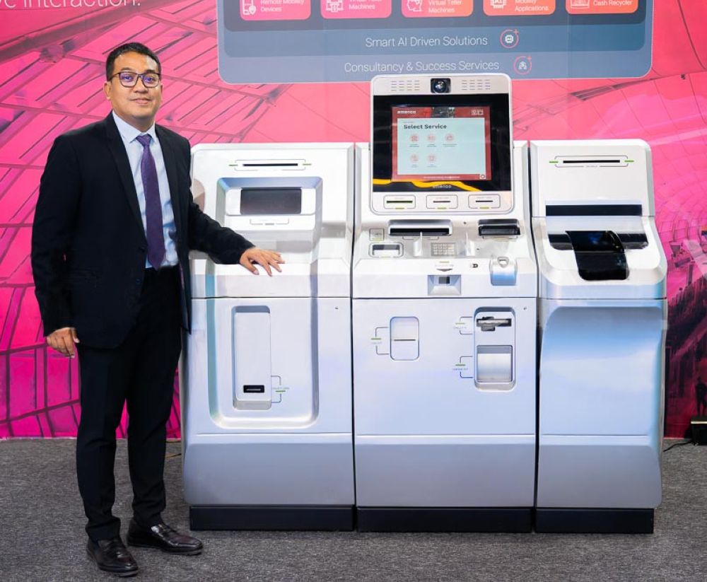 阿联酋一家银行利用Emerico的第三代x系列虚拟柜员机和亚历克西斯数字转型平台改造了分行内的客户服务