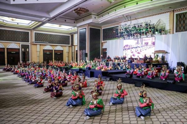 马来西亚纪录大全:152名年轻舞者创下马来佳美兰舞蹈学生最多的纪录