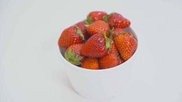 4种冷冻干草莓的方法
