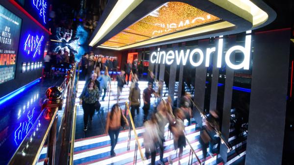 富豪控股公司Cineworld宣布英国重组，裁员，关闭影院